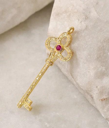 Diamond Friendship Key Necklace/Lucky Charm Pendant/Necklace For Women Gift/Handmade Unique Fine Jewelry/Key Pendant Dainty Bohemian Jewelry